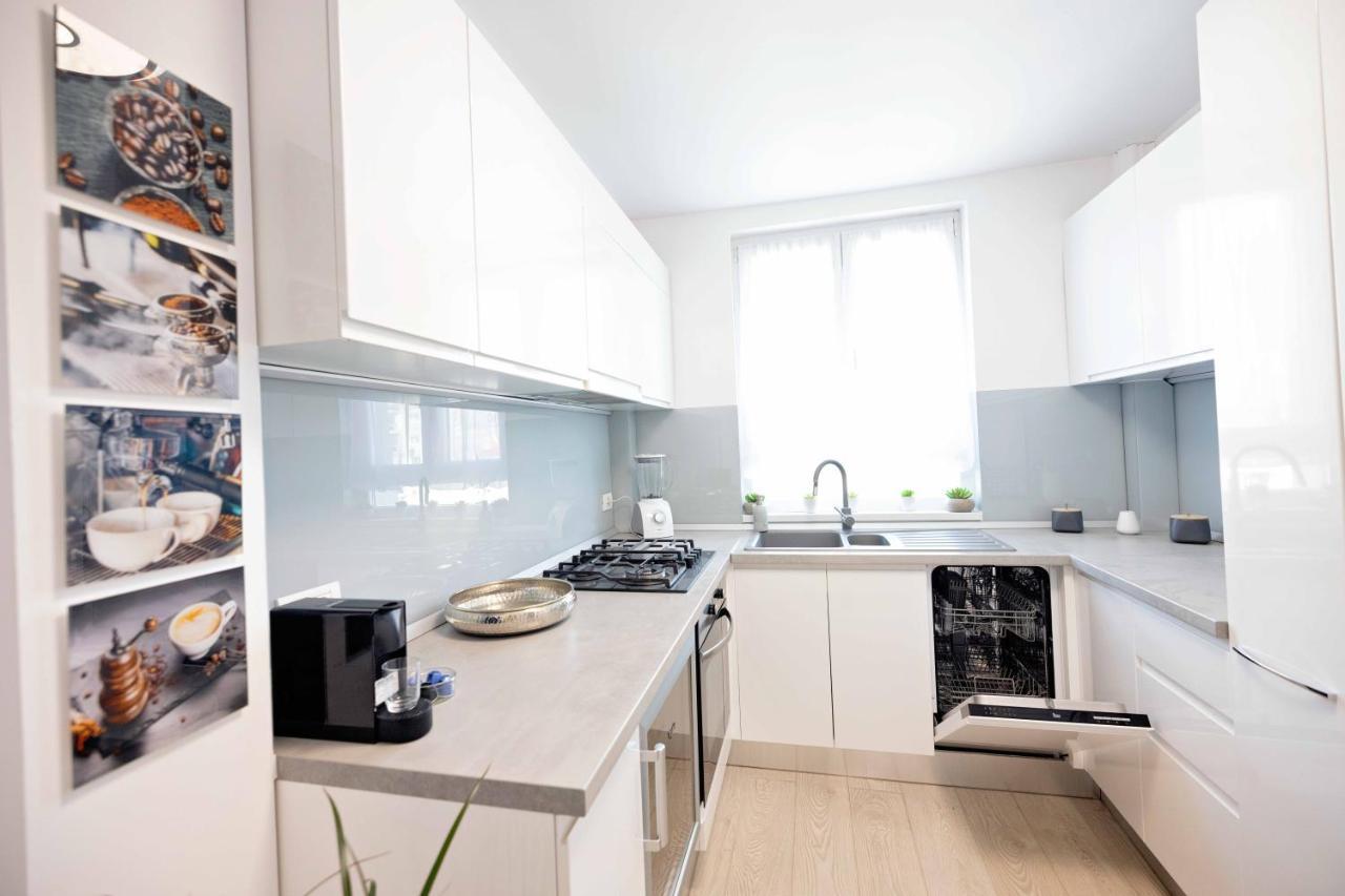 Joyful Apartment ทิมิชัวรา ภายนอก รูปภาพ
