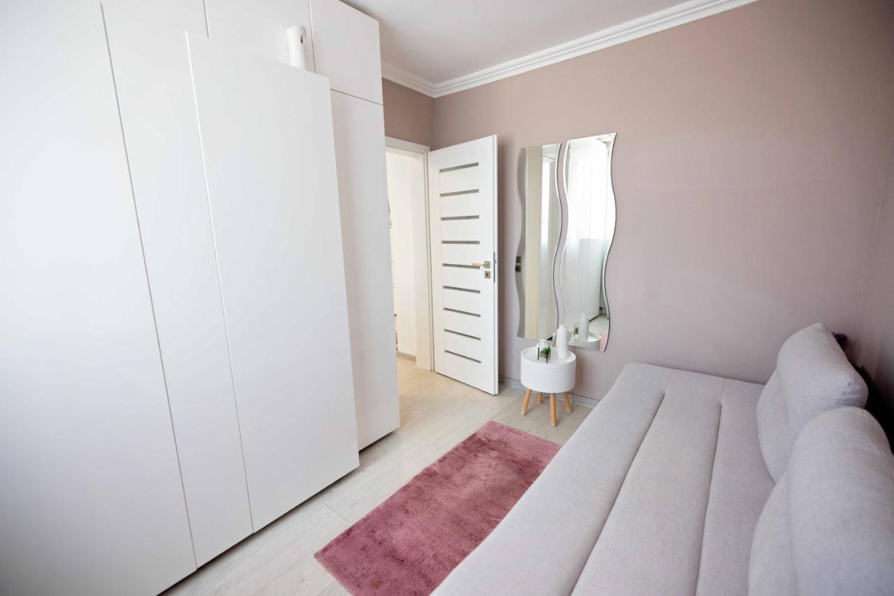 Joyful Apartment ทิมิชัวรา ภายนอก รูปภาพ